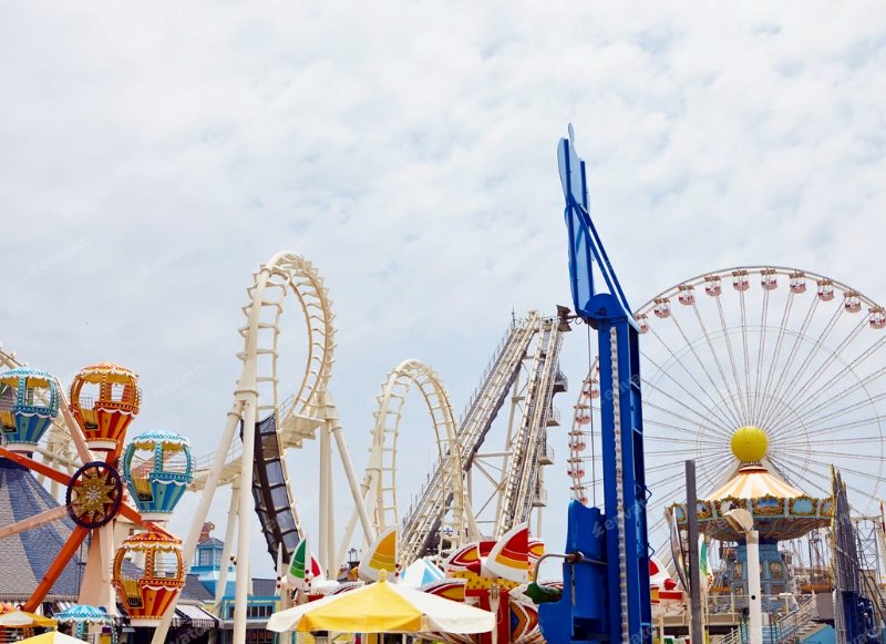 Amusement park with ferris wheel near Keansburg Amusement Park.