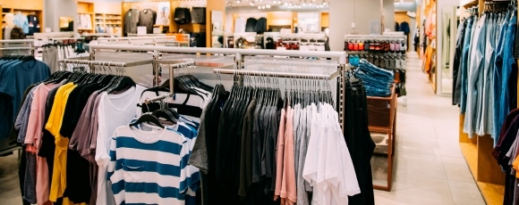 Stay-Near-Victory-Stables-Nearby-Shopping A clothing store featuring a variety of apparel, located near Victory Stables and other shopping options.